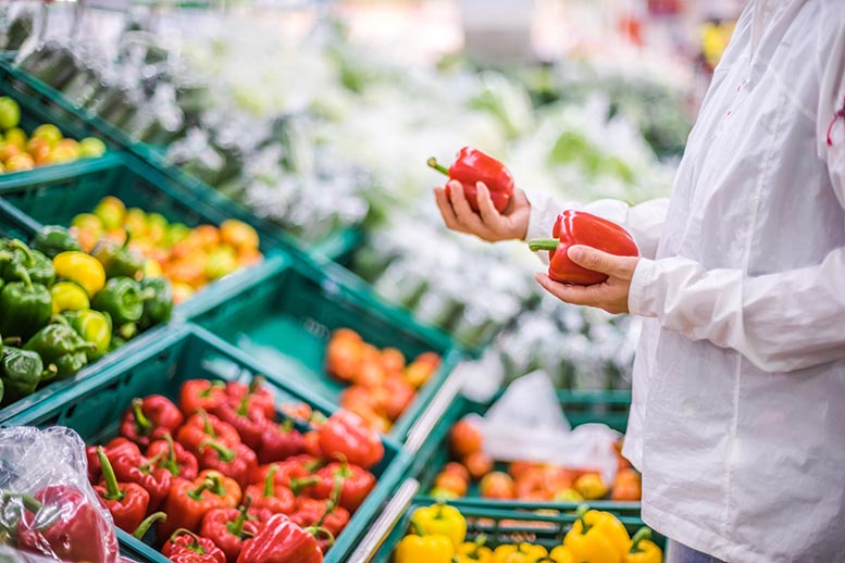 Facua pide un doble etiquetado con el precio en origen de los productos del campo width=