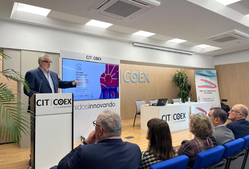 El futuro del transporte intermodal, clave para la competitividad del agro almeriense