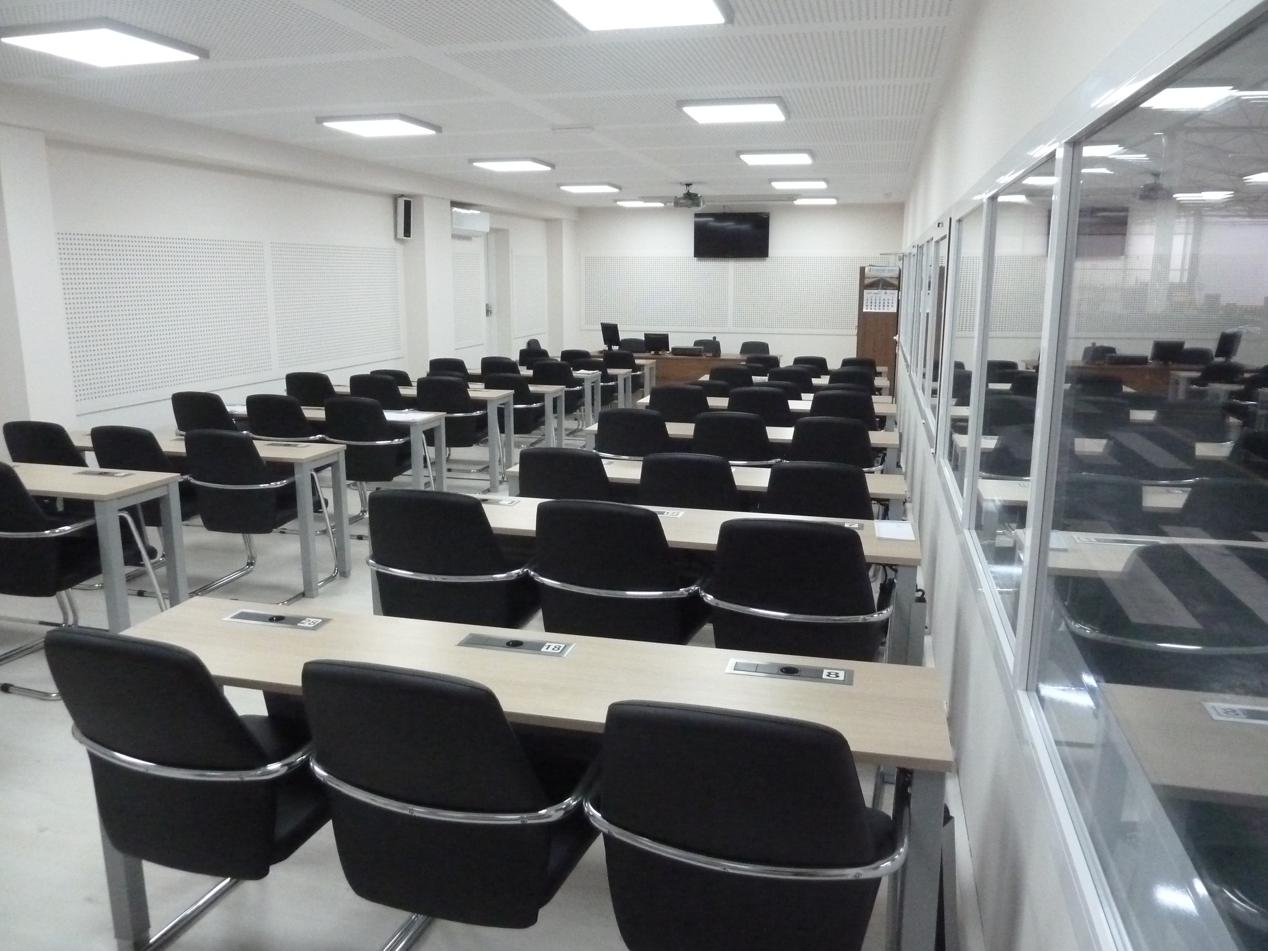 Grupo Agroponiente adelanta una hora la subasta de La Redonda para agilizar la salida del producto hacia los mercados
